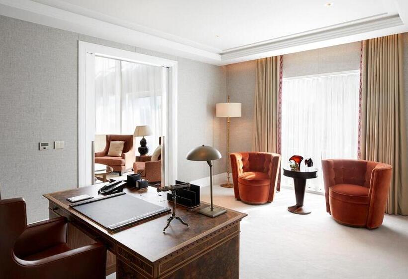 חדר מלכותי, Four Seasons Hotel London At Tower Bridge