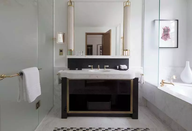プレミアムルーム, Four Seasons Hotel London At Tower Bridge