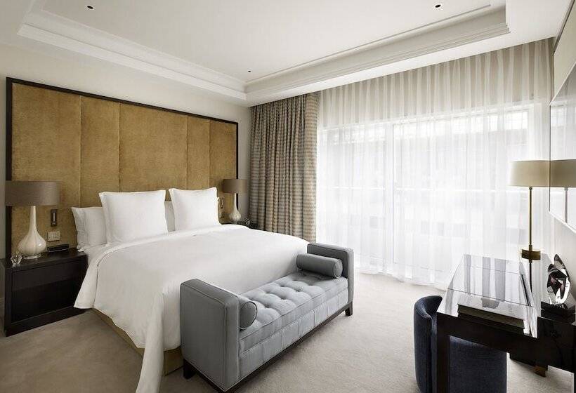 סוויטה מלכותית, Four Seasons Hotel London At Tower Bridge