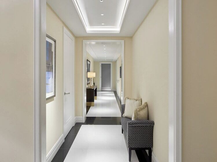 Номер Стандарт, Four Seasons Hotel London At Tower Bridge