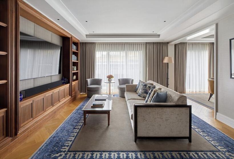 Номер Стандарт, Four Seasons Hotel London At Tower Bridge