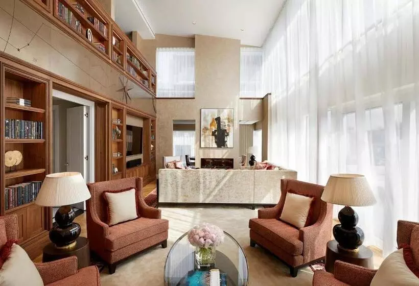 ロイヤルルーム, Four Seasons Hotel London At Tower Bridge