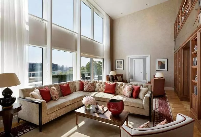 ロイヤルルーム, Four Seasons Hotel London At Tower Bridge