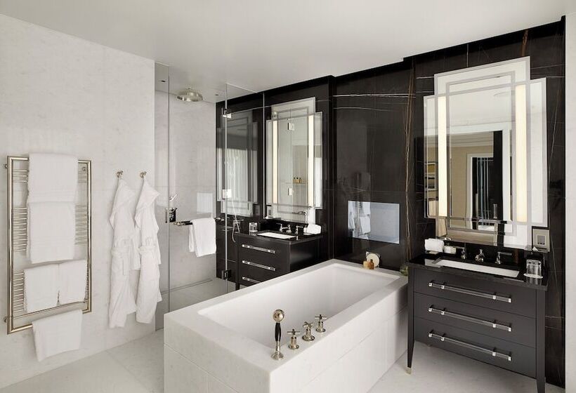 Королевский Люкс, Four Seasons Hotel London At Tower Bridge