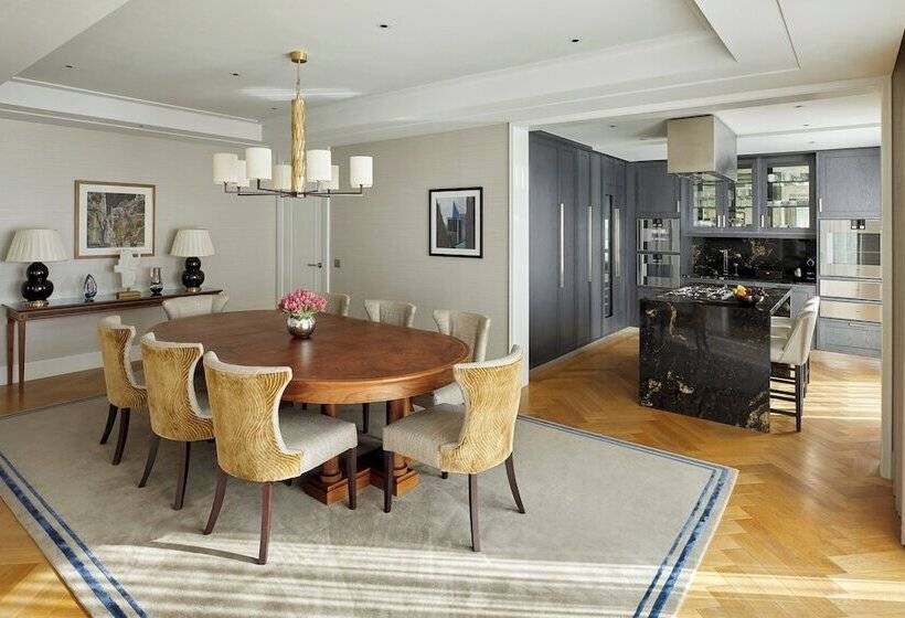 Номер Стандарт, Four Seasons Hotel London At Tower Bridge