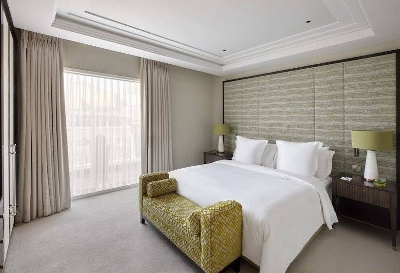 Номер Стандарт, Four Seasons Hotel London At Tower Bridge