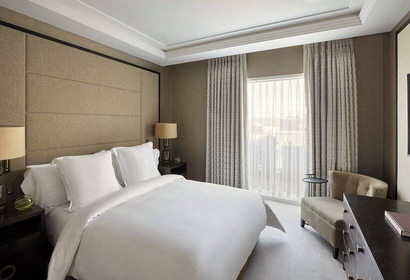 Номер Стандарт, Four Seasons Hotel London At Tower Bridge