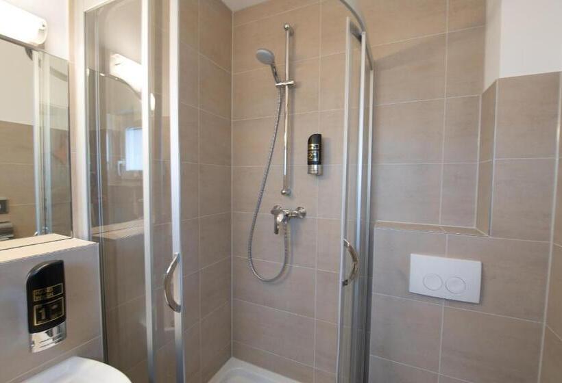 Chambre Quadruple Standard, Goethe Business Hotel By Trip Inn