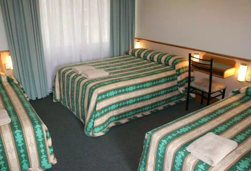 ファミリールーム, The Hermitage Motel