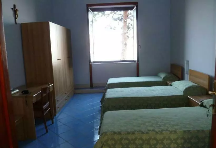 スタンダードトリプルルーム, Ancelle Sorrento  Casa D Accoglienza