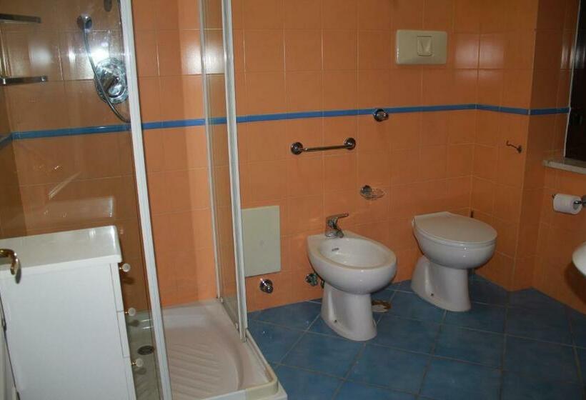 Номер Стандарт Трехместный, Ancelle Sorrento  Casa D Accoglienza