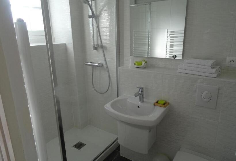 Номер Стандарт Трехместный, Au Marais