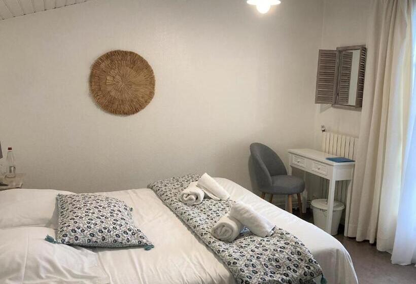 Номер Стандарт Вид на Реку, Au Marais