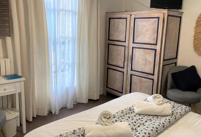 Номер Стандарт Вид на Реку, Au Marais