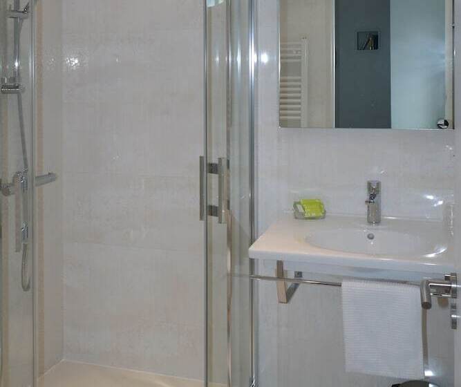 Номер Стандарт, Au Marais