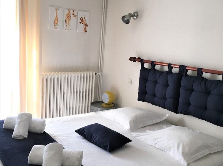 Семейный Номер, Au Marais