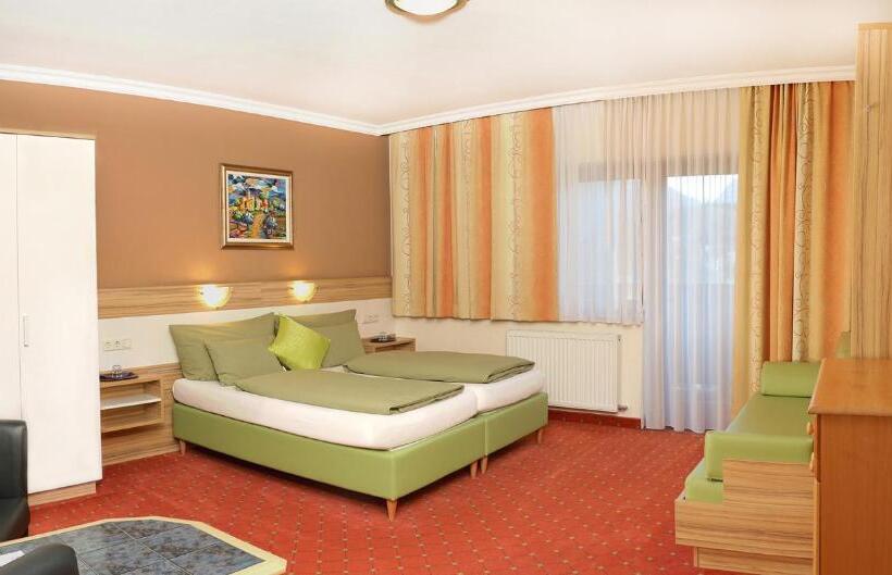 اتاق استاندارد چهارنفره با بالکن, Austria   Inklusive Joker Card Im Sommer