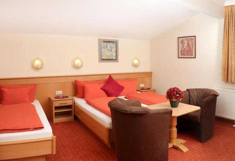 اتاق استاندارد سه تخته با بالکن, Austria   Inklusive Joker Card Im Sommer