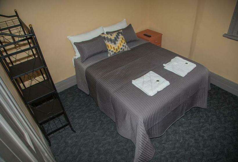 غرفة قياسية, Cessnock