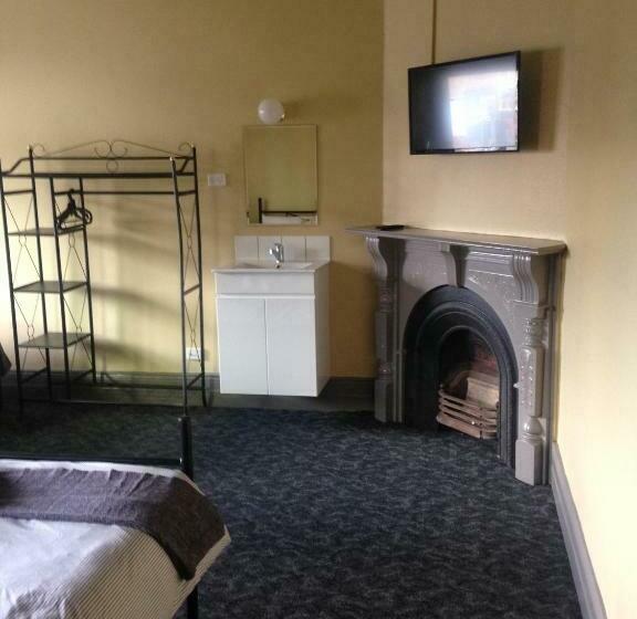 غرفة قياسية ثلاثية, Cessnock