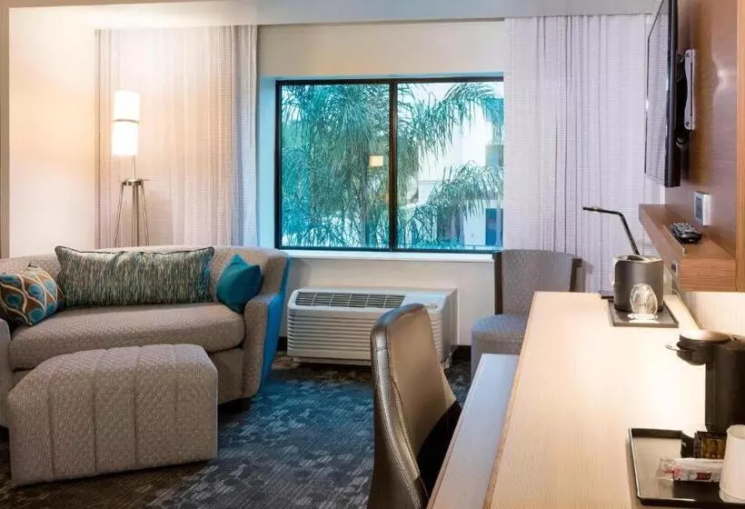 キングサイズベッドのスタンダードルーム, Courtyard By Marriott St. Augustine Beach