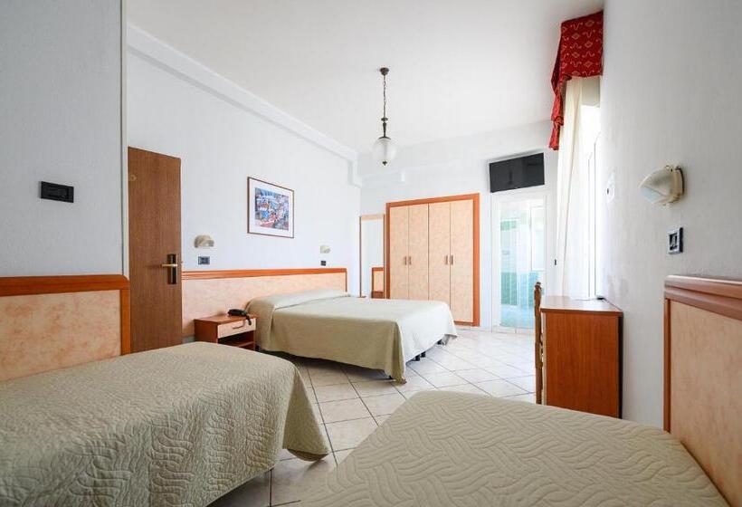 غرفة قياسية رباعية, De Paris