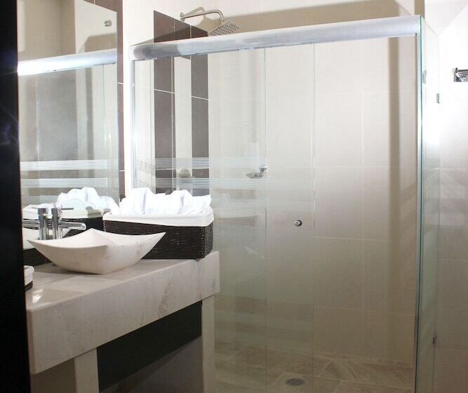 סוויטת אקזקיוטיב עם נוף לגינה, Feregrino