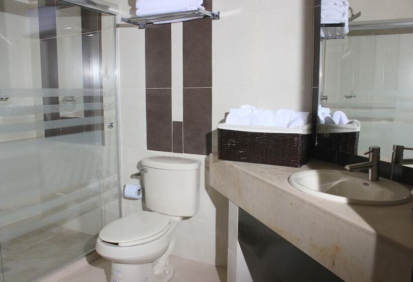 סוויטת אקזקיוטיב עם נוף לגינה, Feregrino