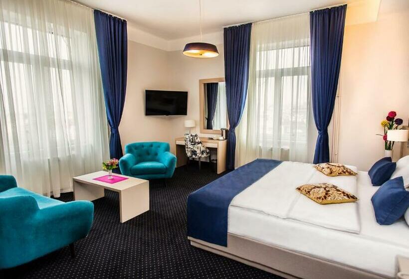 Executive Room, Five Points Square  City Center