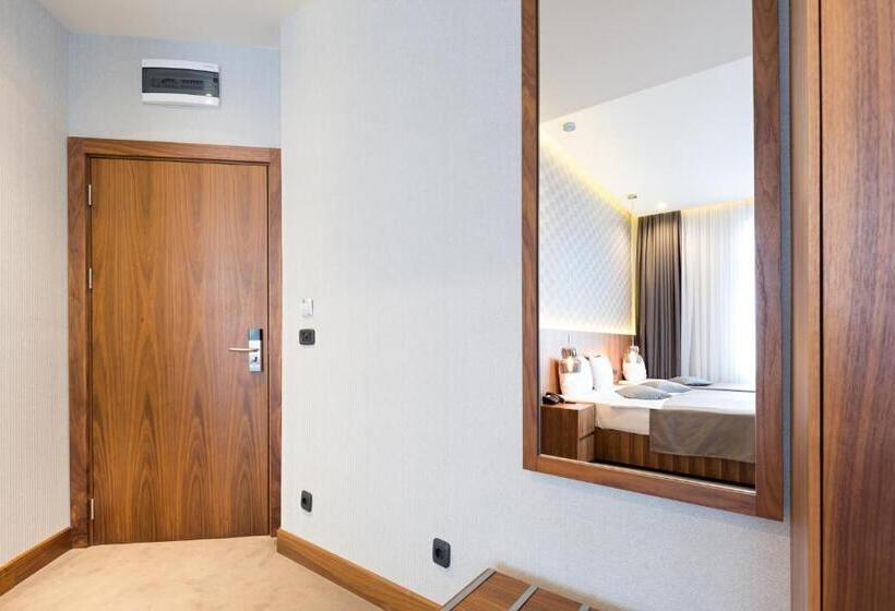 Executive Room, Five Points Square  City Center