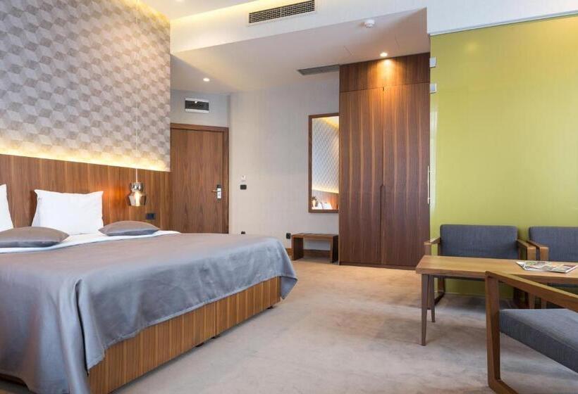 Executive Room, Five Points Square  City Center