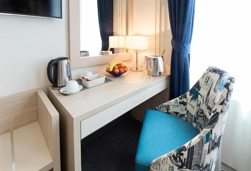 Suite, Five Points Square  City Center