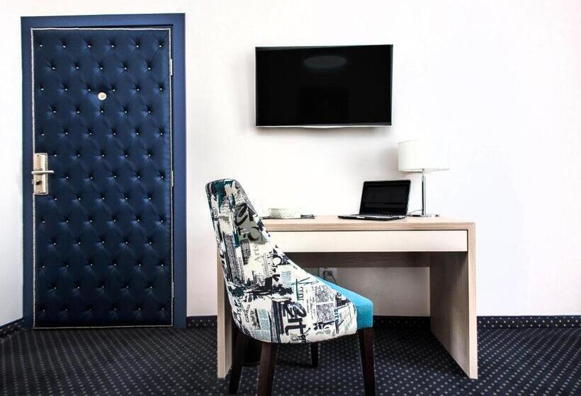 Suite, Five Points Square  City Center