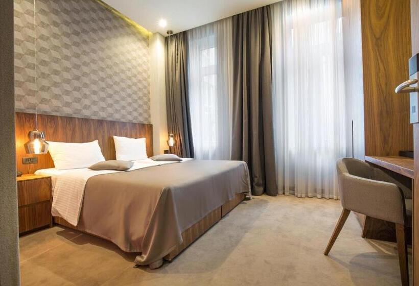 Deluxe Room, Five Points Square  City Center