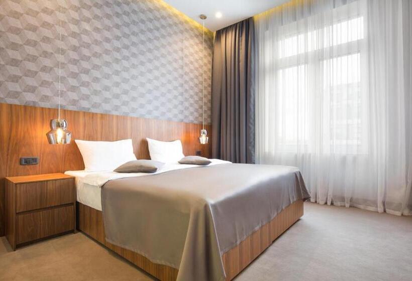 Deluxe Room, Five Points Square  City Center