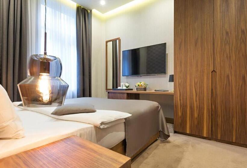 Standard Room, Five Points Square  City Center