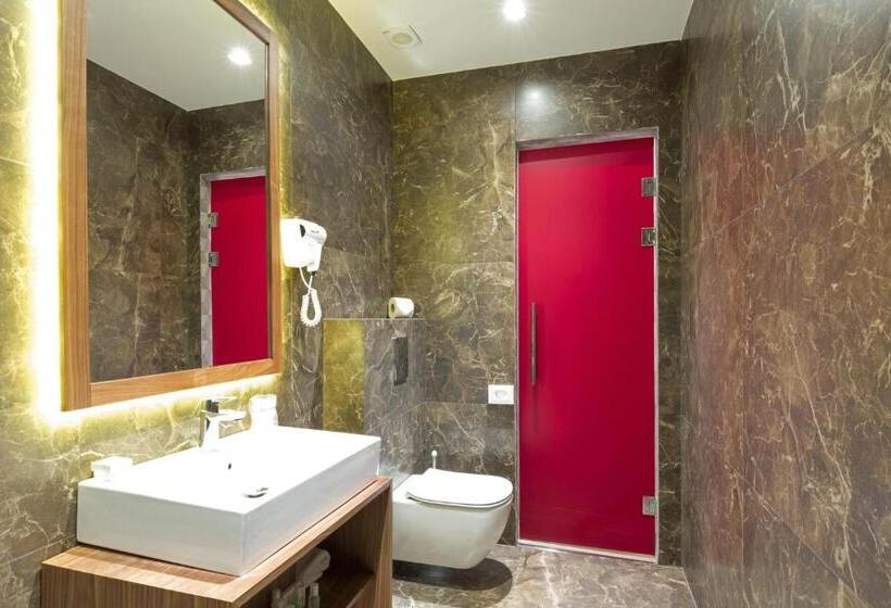 Standard Room, Five Points Square  City Center