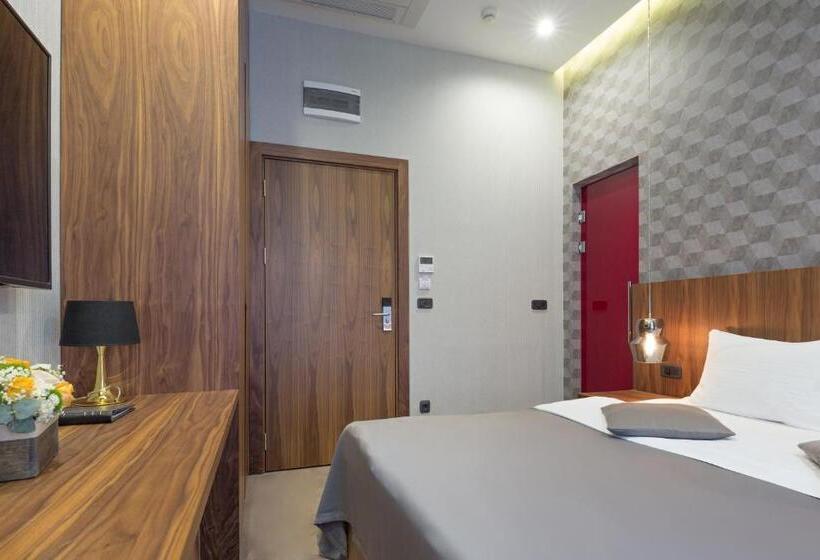 Standard Room, Five Points Square  City Center