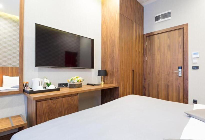 Standard Room, Five Points Square  City Center