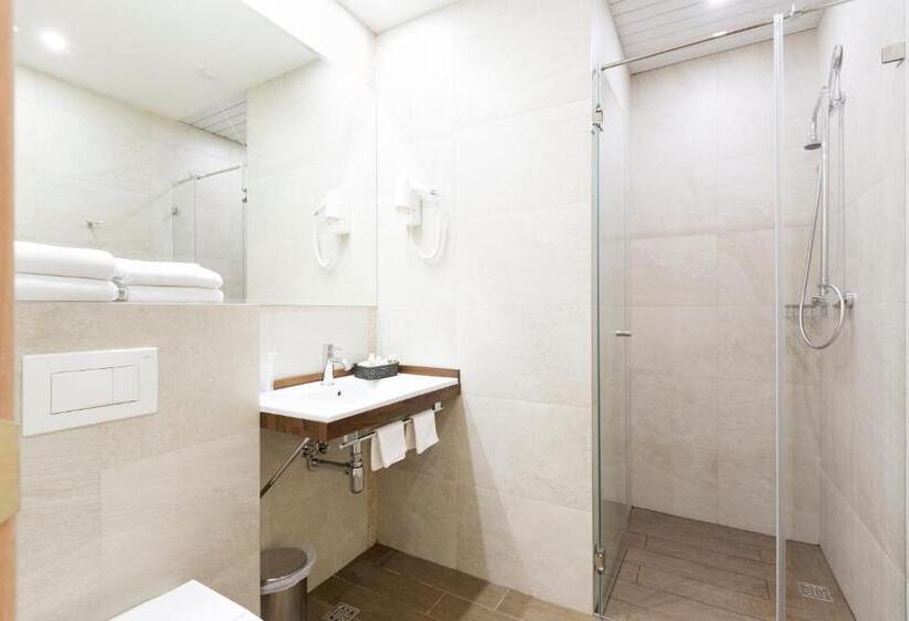 Family Room, Five Points Square  City Center