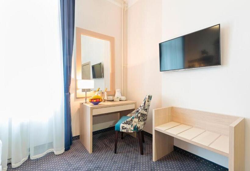 Family Room, Five Points Square  City Center