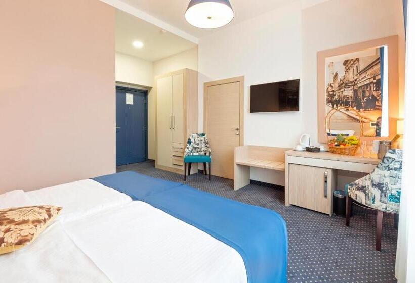 Family Room, Five Points Square  City Center