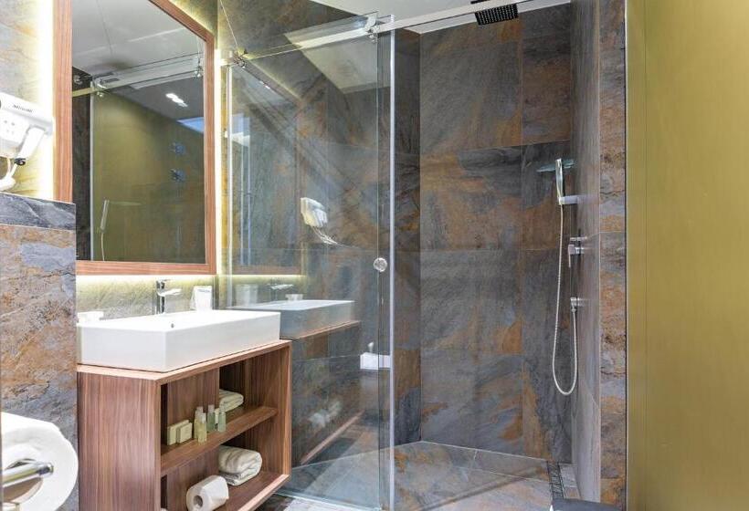 Deluxe Room, Five Points Square  City Center