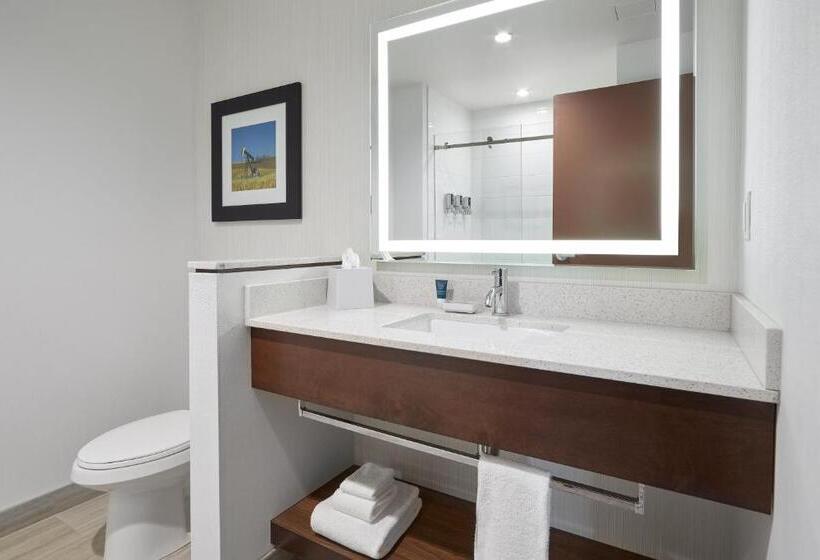 جناح إدارى سرير كينج, Four Points By Sheraton Sherwood Park