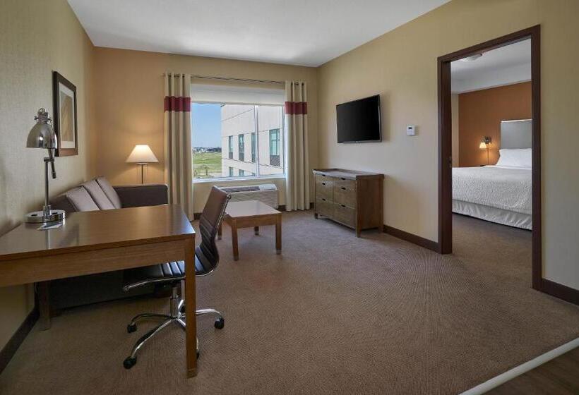 מיטת קינג בסוויטה, Four Points By Sheraton Sherwood Park