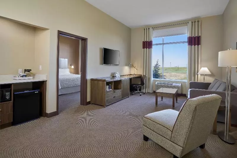 キングサイズベッドのスイートルーム, Four Points By Sheraton Sherwood Park