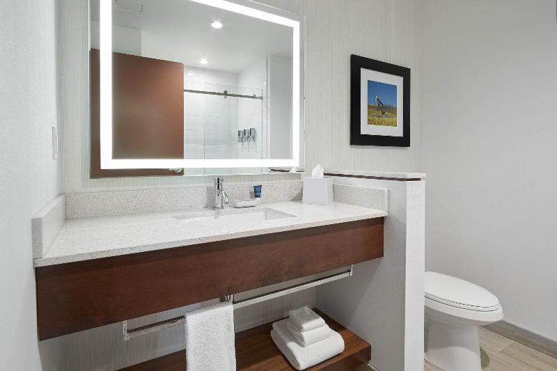 غرفة قياسية سرير كينج, Four Points By Sheraton Sherwood Park