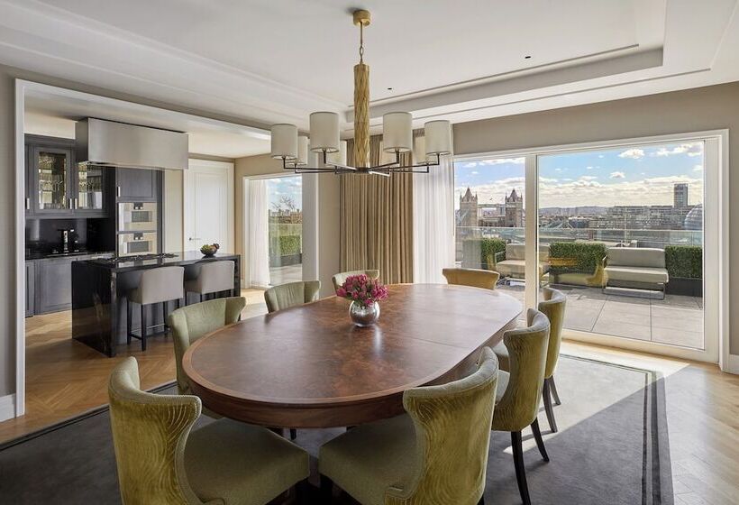 Номер Стандарт, Four Seasons Hotel London At Tower Bridge