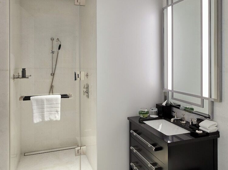 חדר סטנדרט, Four Seasons Hotel London At Tower Bridge