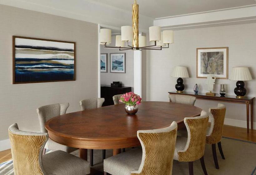 Номер Стандарт, Four Seasons Hotel London At Tower Bridge